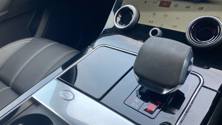 Land Rover Range Rover Velar 2.0 D200 R-Dynamic SE 5dr Auto Diesel Estate